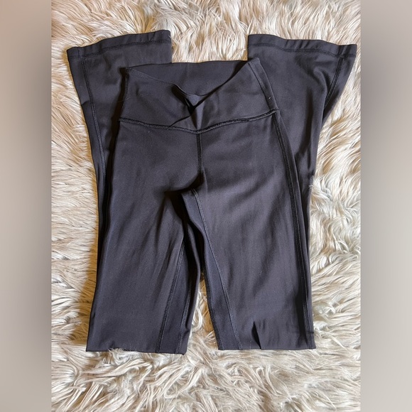 Like new Lululemon asymmetrical set - Picture 6 of 12